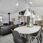 3 Bedroom In Holiday home
